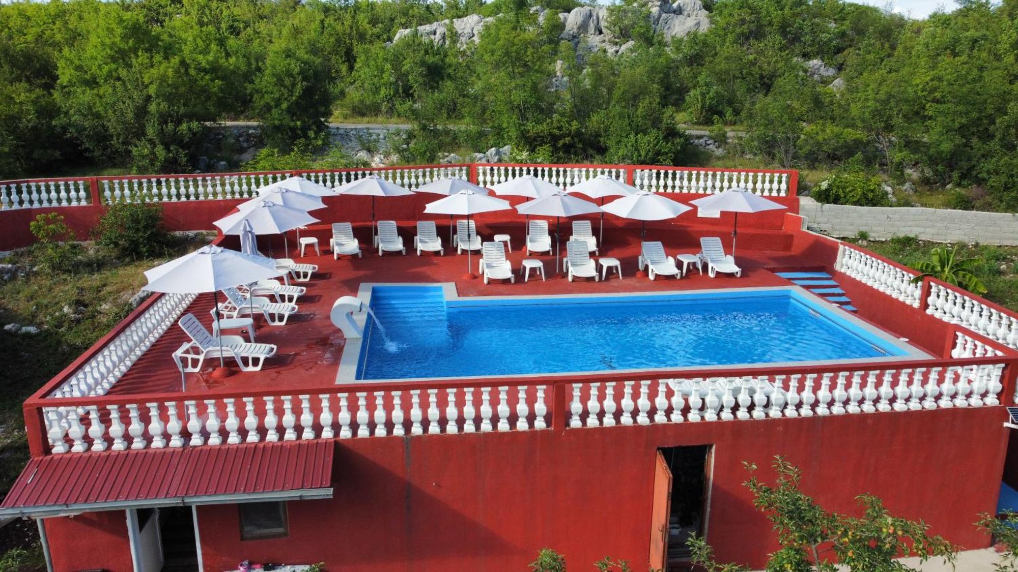 Red Apartman Trebinje Exterior photo